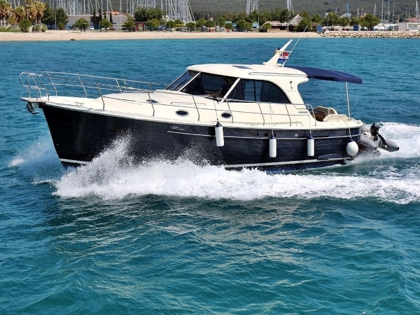 Motor yacht Croatia