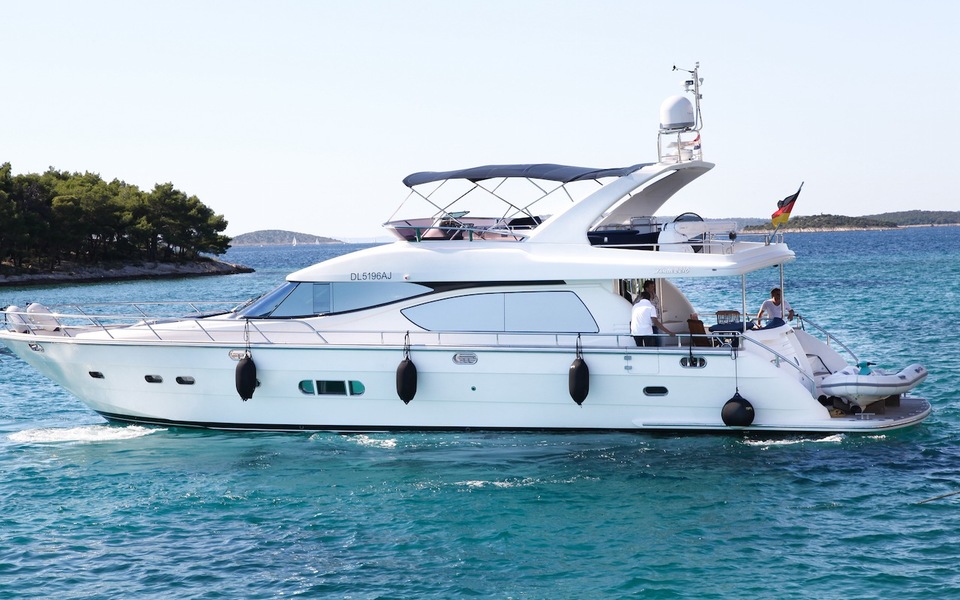Luxury yachts Middle Dalmatia